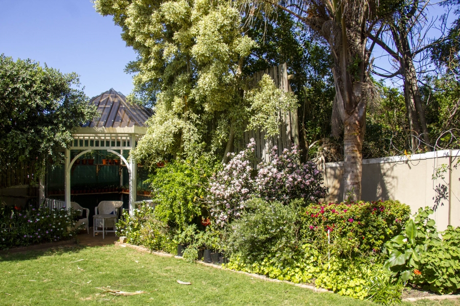5 Bedroom Property for Sale in Kleinemonde Eastern Cape